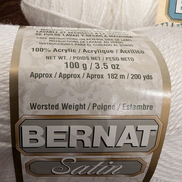 Bernat soft white acrylic yarn bundle 3 skiens 380 g total - Picture 2 of 5